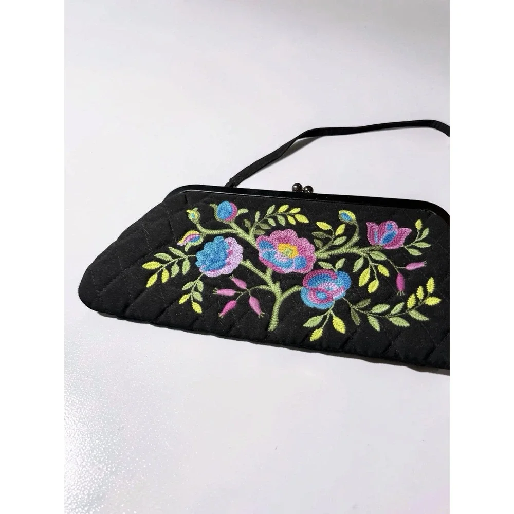 Vera Bradley Veronique Ltd. Edition Black Fabric Embroidered Floral Clutch EUC